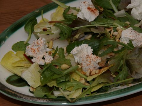 Salade met ricotta en pijnboompitten