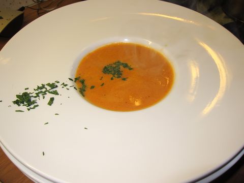 Gerookte knoflook tomaten soep