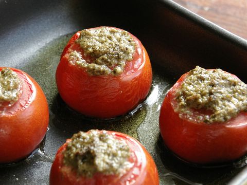 Geroosterde tomaten met pesto