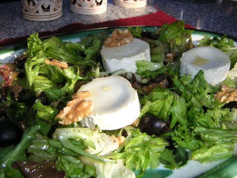 Provençaalse salade met gegratineerde geitenkaas