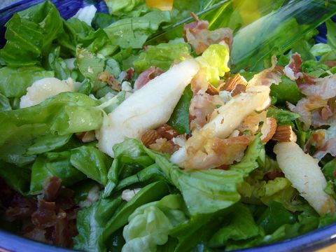 Salade met peer en blauwe kaas