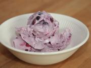 viooltjes-ijs-met-bosvruchten