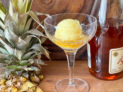 Ananas ijs met cognac of weinbrand