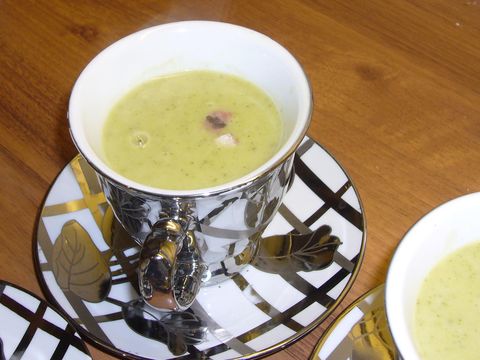 Broccoli soep met gerookte paling