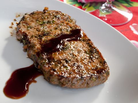 Charmoula steak met granaatappelsaus