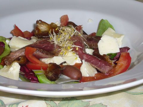 Salade van lamsvlees met een honingdressing