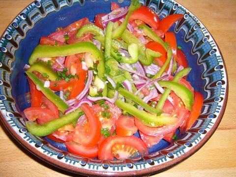 Tomaten paprika salade