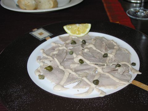 Vitello Tonnato   -kalfscarpaccio met tonijnsaus-